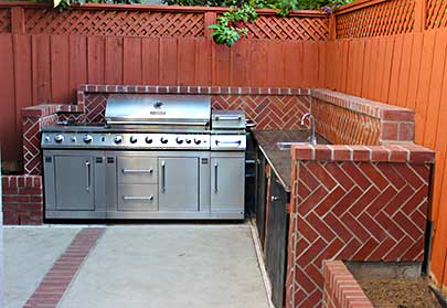 outdoor-kitchen